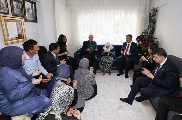 Cumhurbaşkanı Erdoğan'dan Muzaffer Nine'ye ziyaret! İki evladını ve damadını şehit vermişti